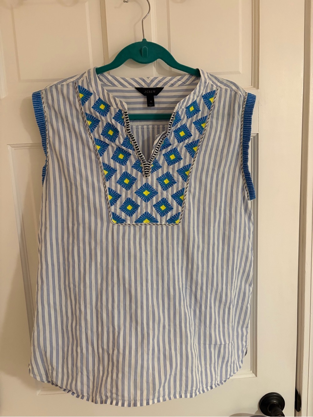 JCrew size 12 sunburst embroidered top